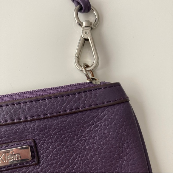 Calvin Klein Wristlet Wallet leather, purple, like new - Picture 6 of 10